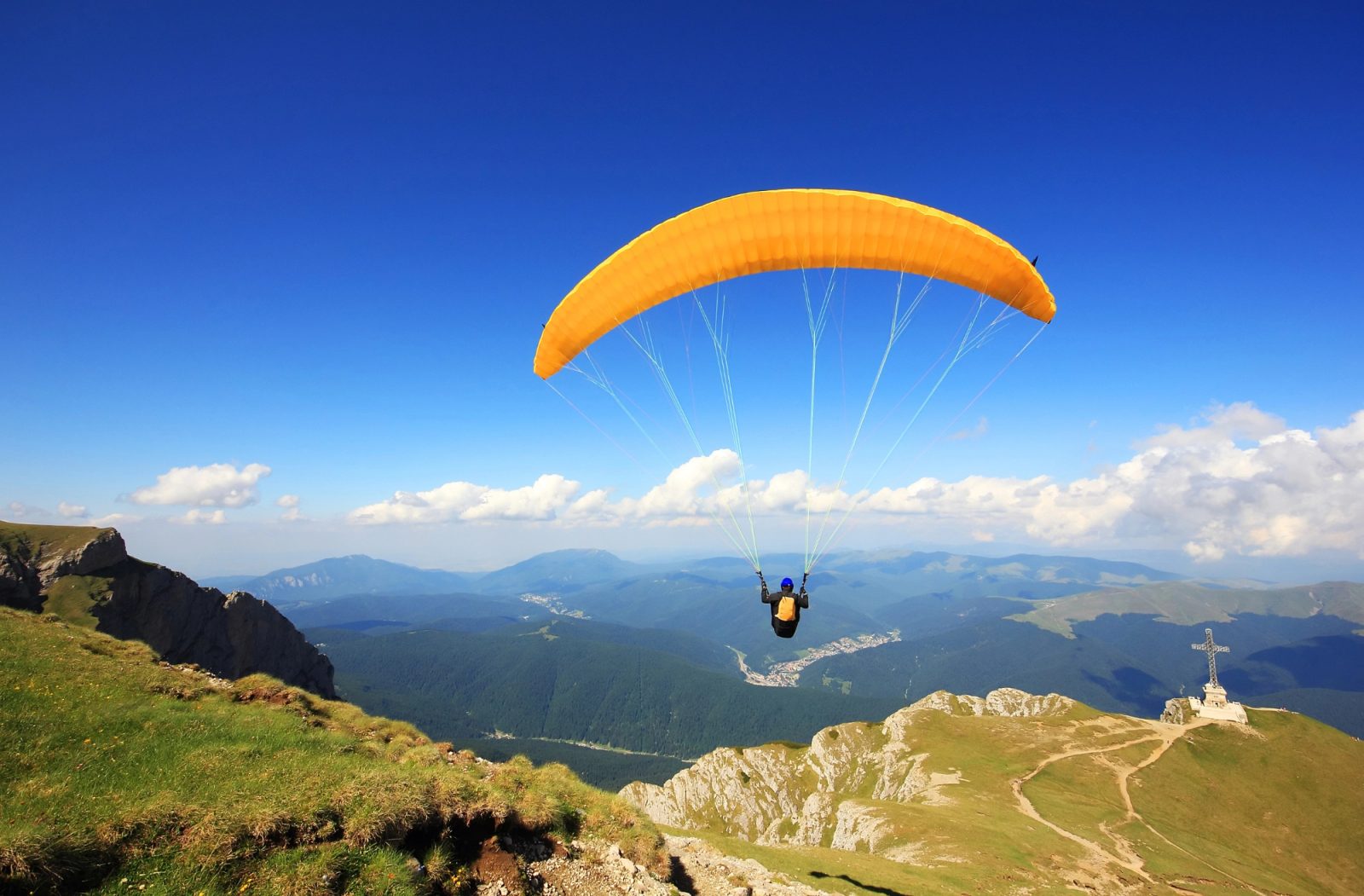 Kako me je paragliding osvobodil in v moje življenje vnesel pogum ter me iz cone varnosti potisnil v svet dogodivščin